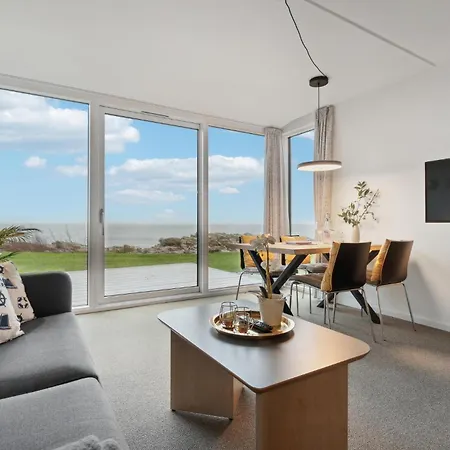 1 Bedroom Awesome In Apartment *