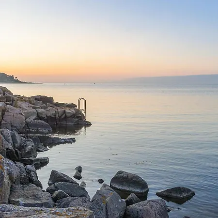 1 Bedroom Awesome In דירה *